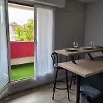 Quartier Republique Avec Terrasse