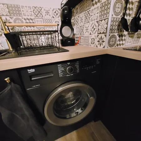 Appartement Rénové Près République *