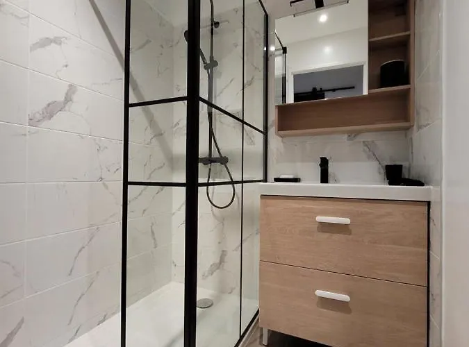 Rénové Près République Appartement